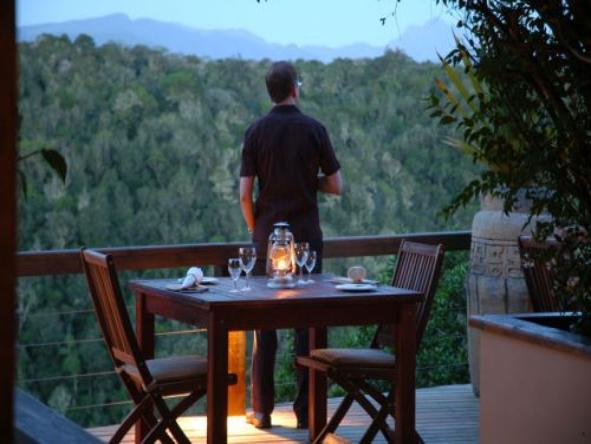 Hog Hollow Country Lodge - Deck 
